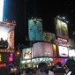Times Square bei Nacht, von unten Times Square bei Nacht, von unten