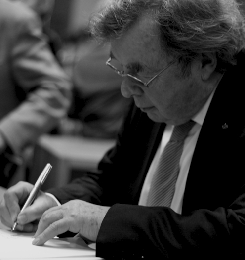 Hellmuth Karasek